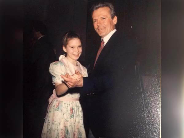 Murray’s Father Pays Her A Visit